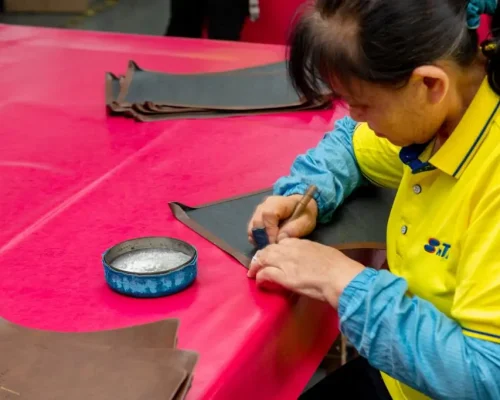 custom leather bags factory